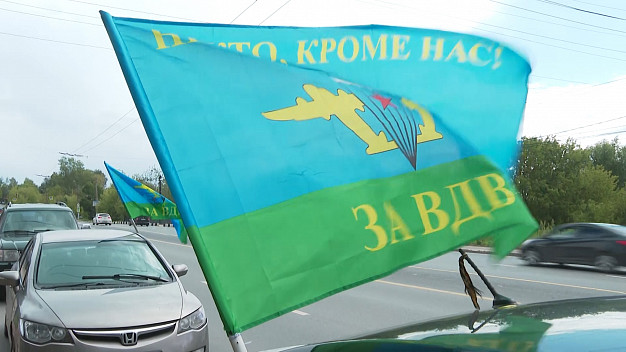 Более 100 юных ивановских десантников совершили свой первый прыжок с парашютом
